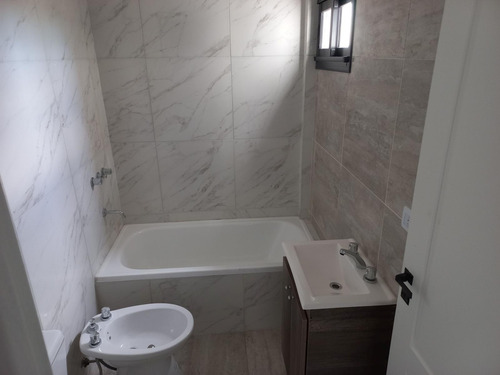 Departamento En Alquiler 2amb Con Balcón