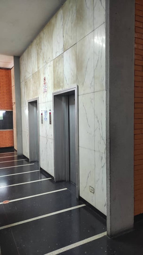 Apartamento En Venta , Avenida Fuerzas Armadas