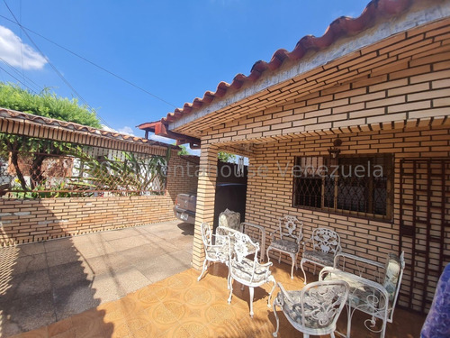 Casas En Venta Fundalara Con Ampios Espacios Bien Distribuidos Conjunto Cerrado Excelente Ubicacion Zona Este  Barquisimeto Lara Daniela Linarez 