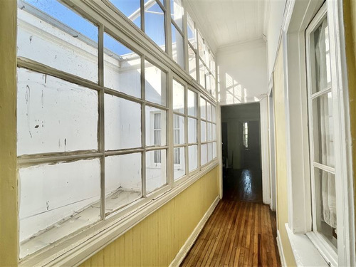 Casa En Venta De 6 Dorm. En Valparaíso