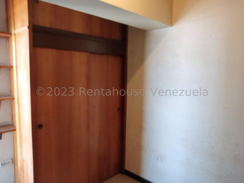 Imagen 10 de 30 de Apartamento En Venta En Av Pedro Leon Torres Barquisimeto De 125 Mts Con Una Excelente Distribución Entre 4 Habitaciones, 3 Baños, Cocina, Comedor, Sala Y Área De Balcón Gabriela C.