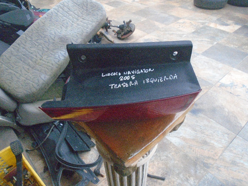 Vendo Lampara Trasera Izquierda De Lincol Navigator Año 2005