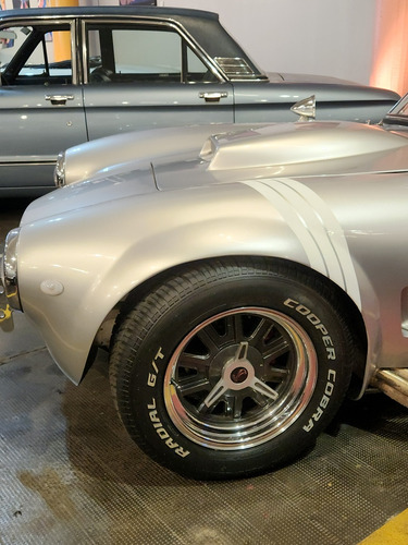 Ford Cobra Biscayne Roadster