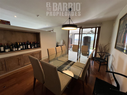 Casa En Venta De 5 Dorm. En Piedra Roja, Chicureo