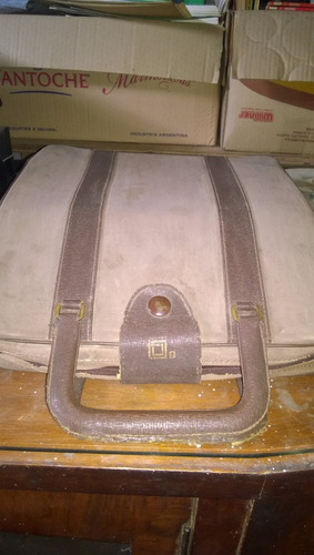 Maquina De Escribir Olivetti Lattera 22