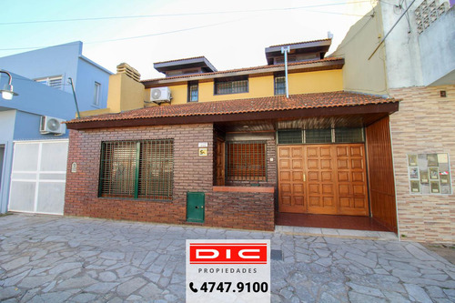 Casa 4 Dormitorios Venta  - Beccar