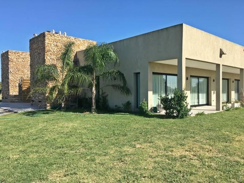 Imagen 2 de 14 de Chacra De 3.1 Hectáreas Con Gran Parque Y Pileta