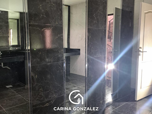 Edificio Comercial En Centenario Base Operativa