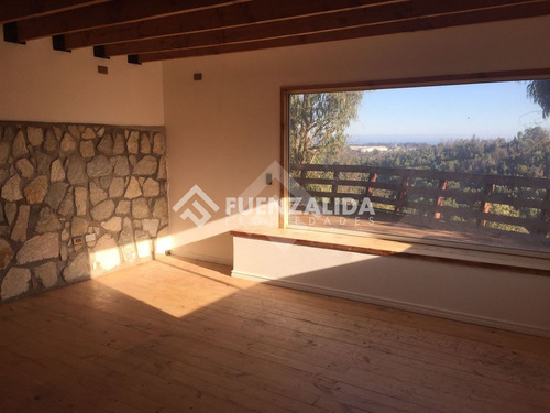 Casa En Venta De 4d 3b Las Gaviotas