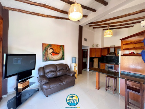 Res. Los Cayos- Cayo Mero, Amplio Apartamento Segundo Piso