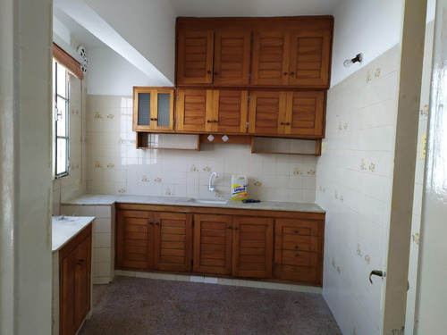 Local Comercial + Una Casa + Un Apartamento En La Blanqueada