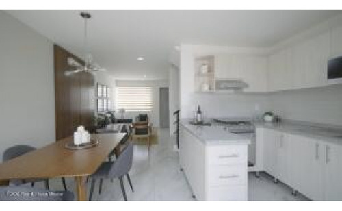 Venta. Cerrito Colorado - Casa Para Entrega Inmediata, 3 Recamaras