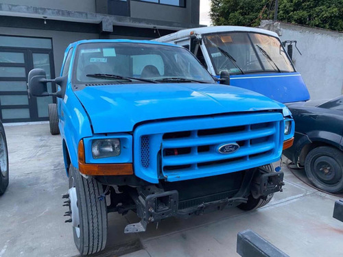 Camioneta Ford 450 Año 2003