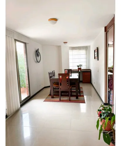 Apartamento En Venta En Conquistadores Piso Intermedio