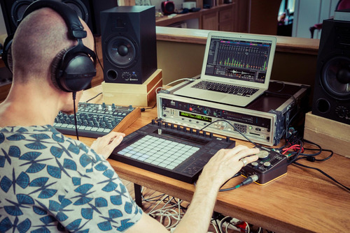 Arturia - Audiofuse - Interfaz De Audio Versátil Compacta Co
