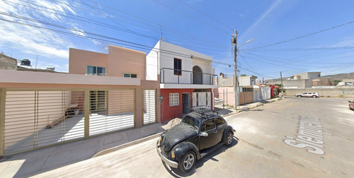 Casa En Venta De Dos Niveles, Ubicada En La Colonia Jacarandas Delegacion Tepic Nayarit