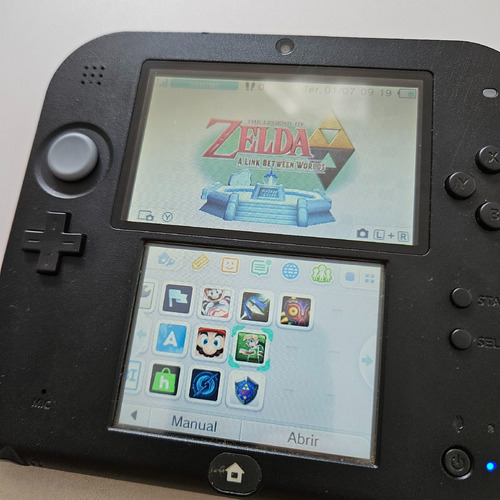 Console Portátil Nintendo 2ds D.e.s.t.r.a.v.a.d.o Preto (Usado)