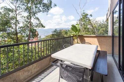 Apartamento En Venta En Vía Las Palmas. Cod V20192