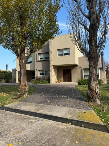 Hermosa Casa En La Concepción De Lujan