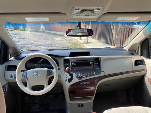 Toyota Sienna 3.5 Xle Mt