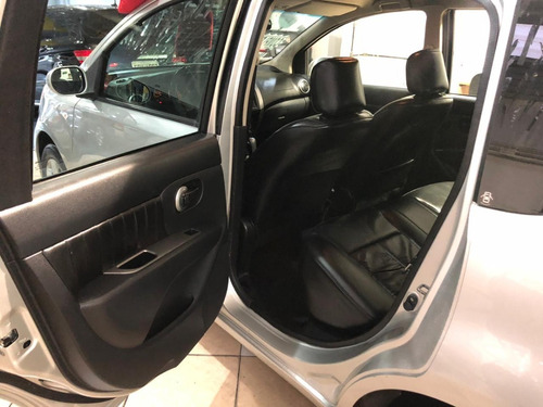 Nissan Livina 2012 1.8 Flex Sl Completo Automático Prata