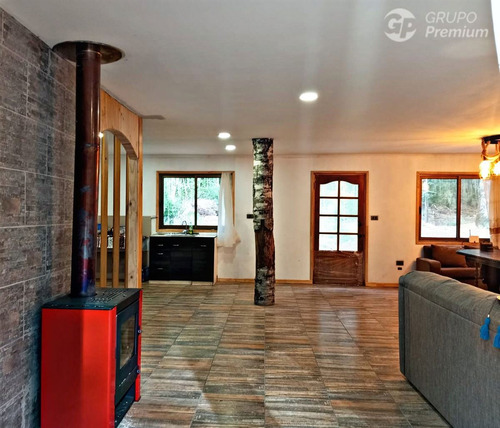 Casa En Venta De 4 Dorm. En Pucón