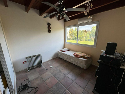 Casa En Venta - 3 Dormitorios 2 Baños - 1000mts2 - Haras Del Sur I
