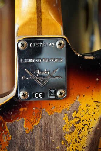 Fender Custom Shop Limited 56 Stratocaster Super Heavy Relic Diestro Sunburst Maple (Usado)