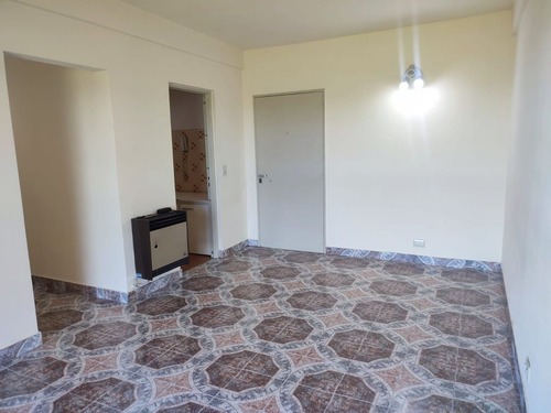 Departamento 4 Amb Venta I.casanova, Con Balcón