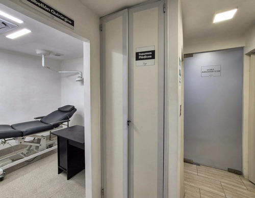 Clinica En Venta | 3 Estacionamientos | Permisos