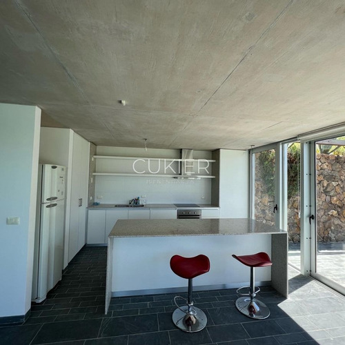 Imagen 11 de 18 de Alquiler De Temporada Y Alquiler De Apartamento 2 Dormitorios A Estrenar Duplex Con Piscina Propia Y Primera Linea Al Mar En Punta Ballena