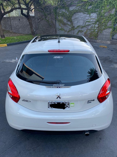 Peugeot 208 1.6 Allure Touchscreen 2014