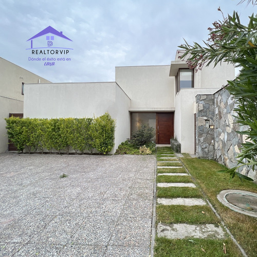 Arriendo Casa Mediterranea 5d 4b 2e, Av Chamisero, Chicureo 