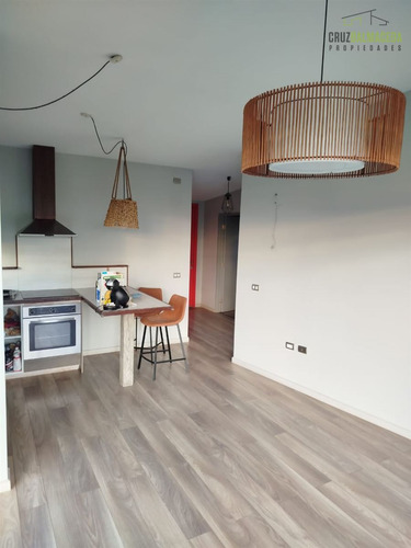 Casa Con Vista Al Mar, 2d Y 1b En Amplio Terreno De 2.500 M2