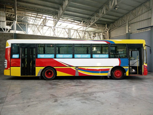 Mercedes Benz Of 1418 - Modelo 2012