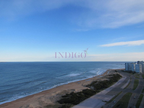 Imagen 6 de 30 de Sobre Playa Brava Se Encuentra La Tercera Torre Le Parc, Dueña De Las Mejores Vistas De La Ciudad