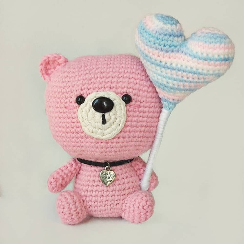 Peluche  Osito Corazón Tejido Tipo Amigurumi. 