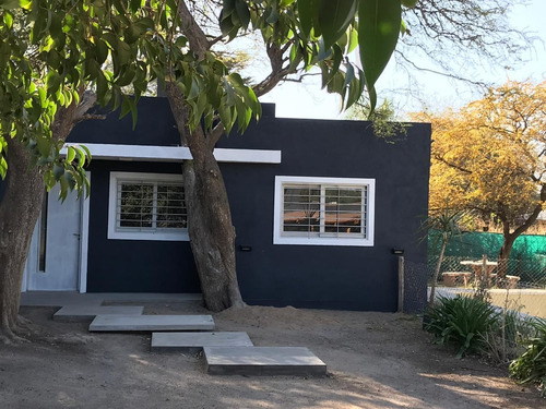 Imagen 7 de 10 de Casa En Venta - Villa Allende - Dos Dormitorios