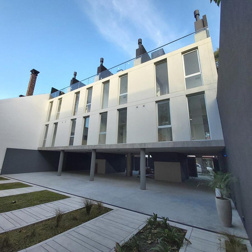 Imagen 8 de 14 de Excelente Unidad En Complejo Cerrado, 3 Dormitorios, Jardín, Cochera - Olivos