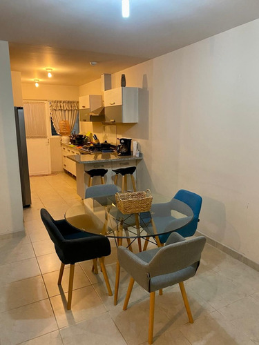 Habitación En Casa Residencial En El Refugio En Renta Con Todos Los Servicios Incluidos