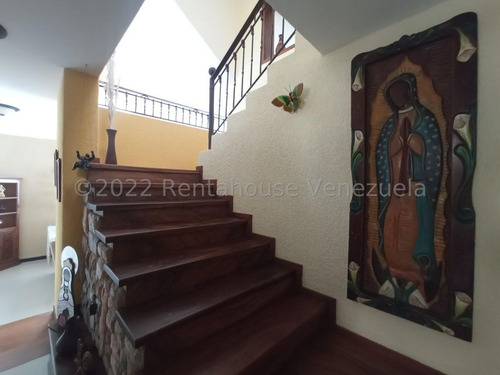 Monicam 23-424 Imponente Townhuse Anclado En Zona Privilegiada, Exquisita Ambientación, De Impecable Diseño, Propiedad De Tipo Duplex Con Amplitud En Sus Niveles De Bella Arquitectura