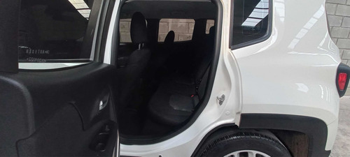 Imagen 21 de 23 de Jeep Renegade 2019 1.8 Sport Plus