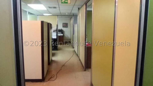 Edificio Industrial Con Mucho Potencial En Venta En La Yaguara Smb 24-10718 Yy