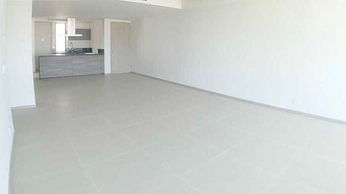 Imagen 4 de 29 de Ph En Venta En Playa Diamante / La Isla