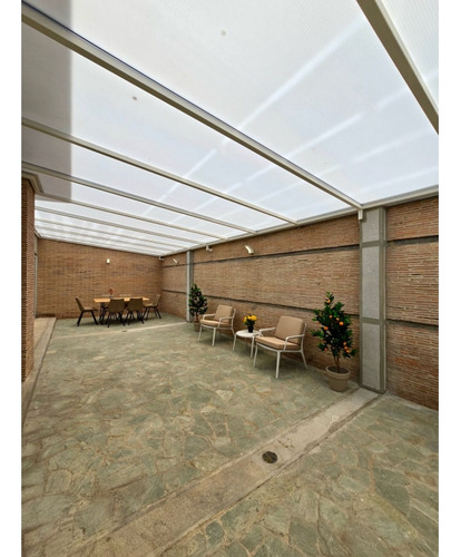Apartamento En Alquiler 300 M2- Urb. La Castellana