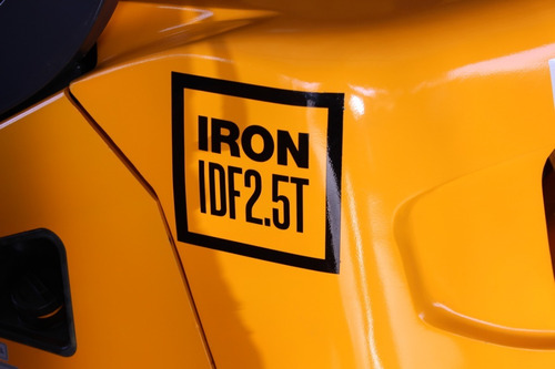 Imagen 3 de 8 de Autoelevador Iron 2.5 Tn - T. Triple - Desp.lat(dolar Ofic)
