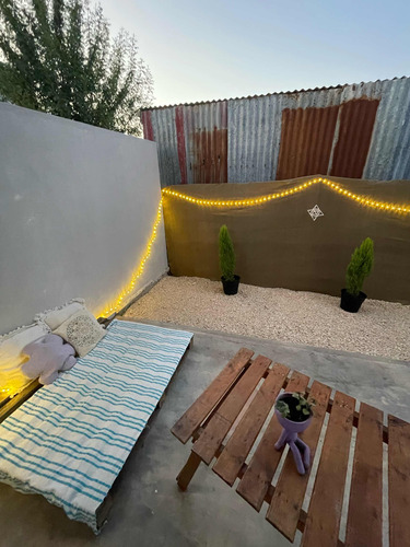 Casa Con Gran Parque Y Pileta