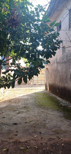 Sobrado À Venda Com Amplo Terreno!