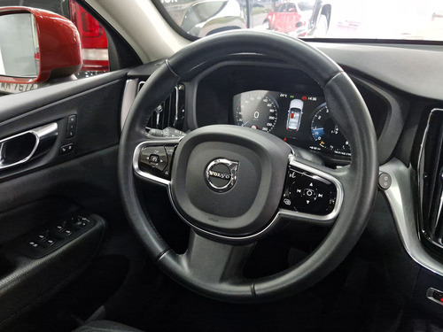 Volvo XC60 T5 MOMENTUM AWD GEARTRONIC