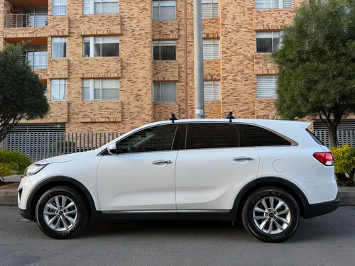 Kia Sorento Trust 2.400cc A/t 2ab Fe 7 Pasajeros 4x2 2016